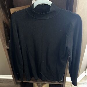 T Tahari black long sleeve shirt
